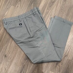 Dockers Men's Gray Chinos